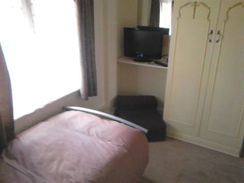 The Rose & Crown Hotel Bulford Bagian luar foto