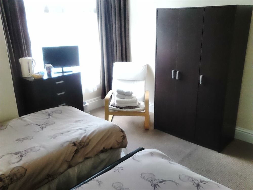 The Rose & Crown Hotel Bulford Bagian luar foto